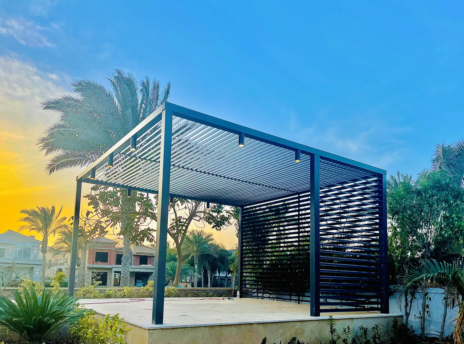 Aluminium pergola by GHARIX, daylight